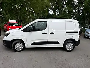Used 2021 Vauxhall Combo Dynamic White - Interior and Exterior details 4