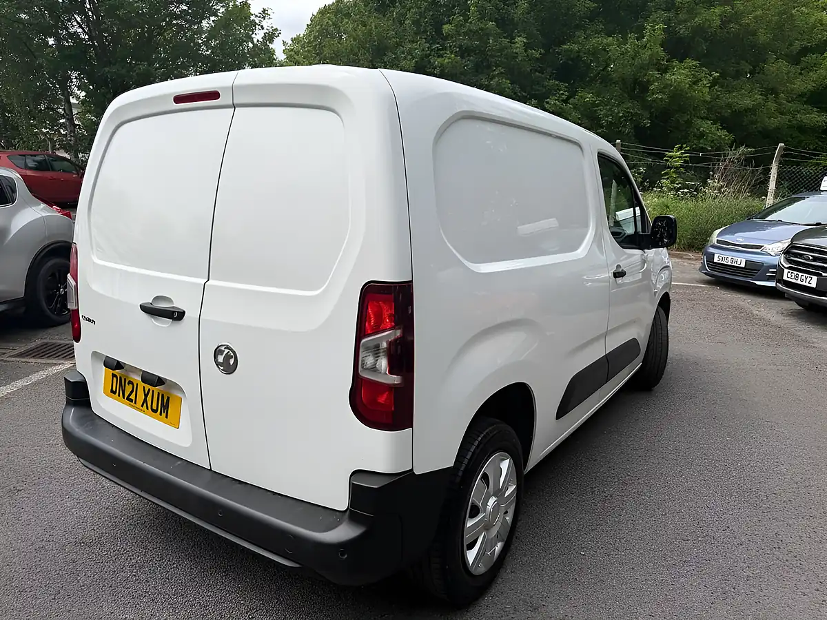 Used 2021 Vauxhall Combo Dynamic White - Interior and Exterior details 7