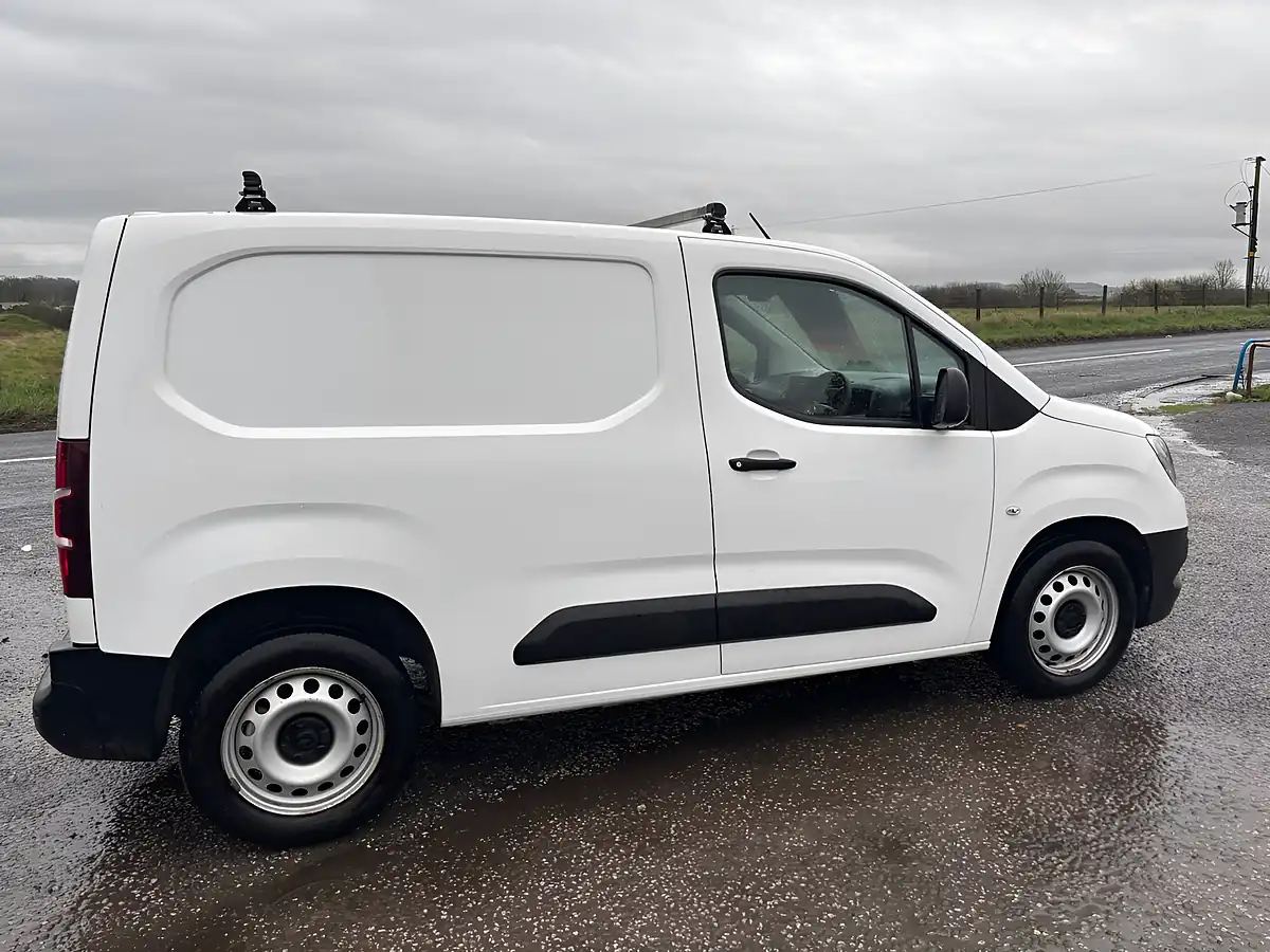 Used 2021 Vauxhall Combo Dynamic White - Interior and Exterior details 3