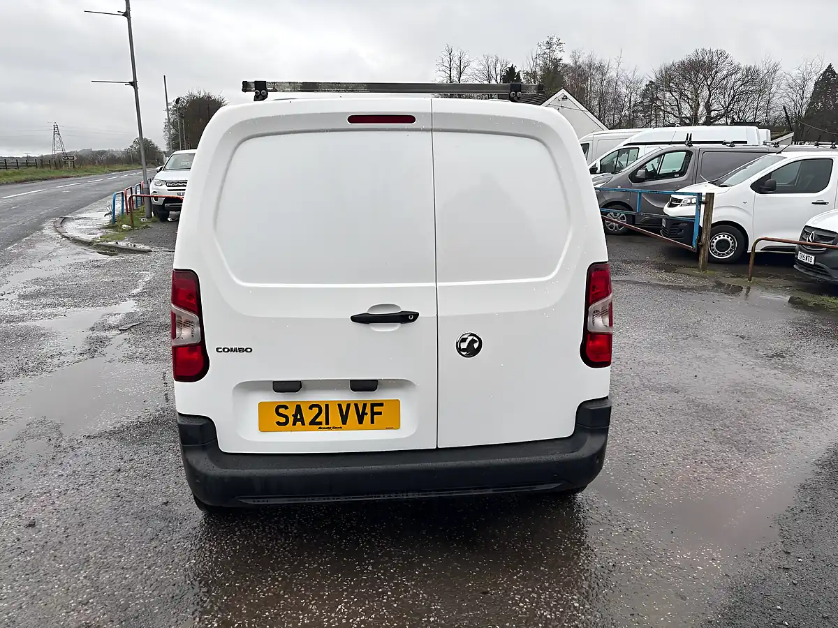 Used 2021 Vauxhall Combo Dynamic White - Interior and Exterior details 5