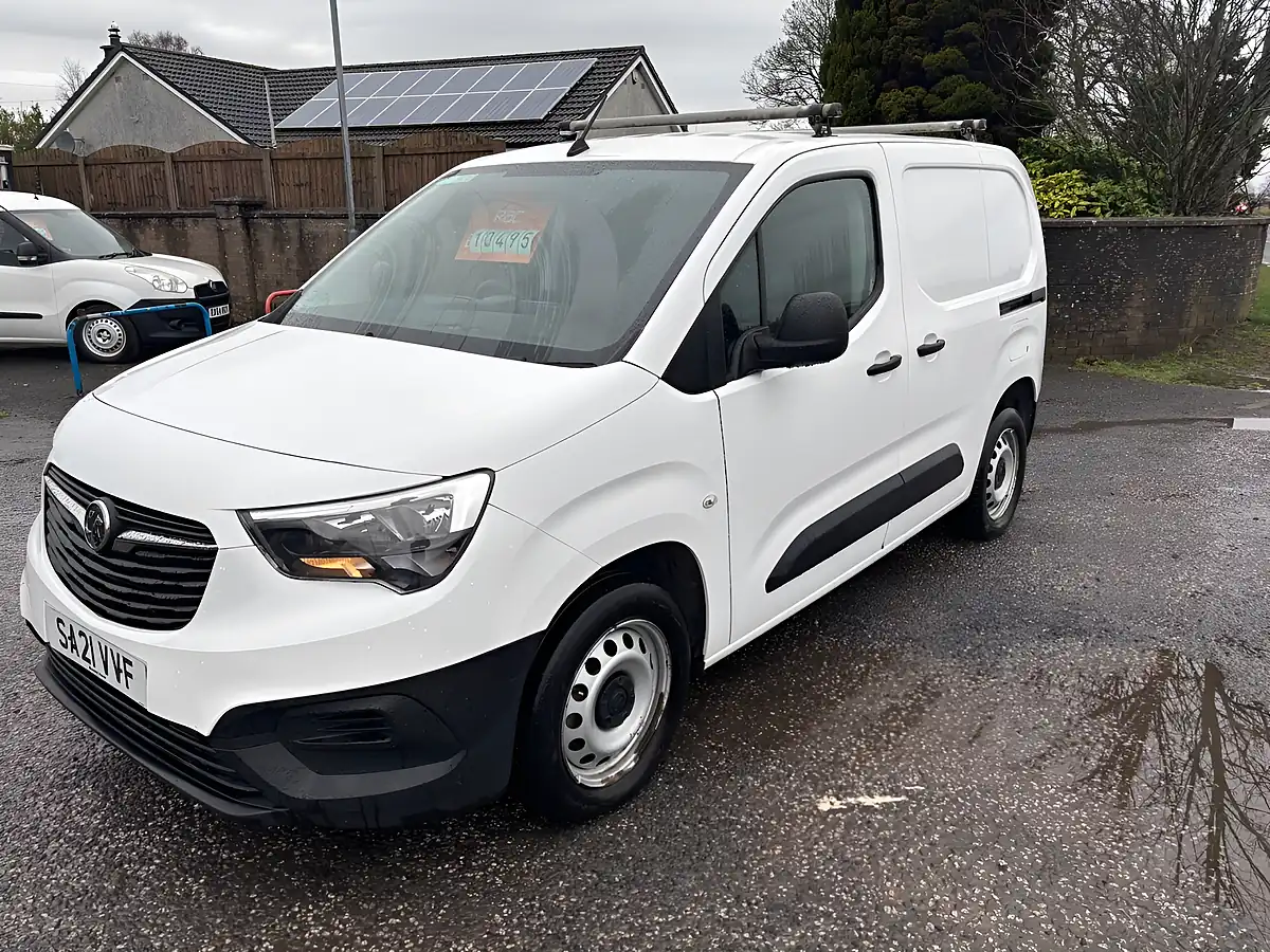 Used 2021 Vauxhall Combo Dynamic White - Interior and Exterior details 8