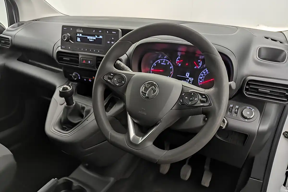 Used 2021 Vauxhall Combo Dynamic White - Interior and Exterior details 10