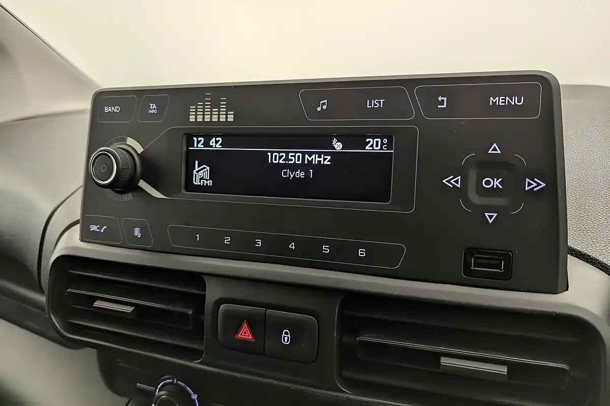 Used 2021 Vauxhall Combo Dynamic White - Interior and Exterior details 13