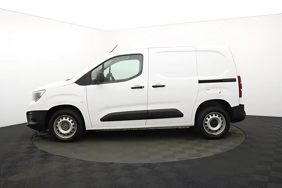 Used 2021 Vauxhall Combo Dynamic White - Interior and Exterior details 6