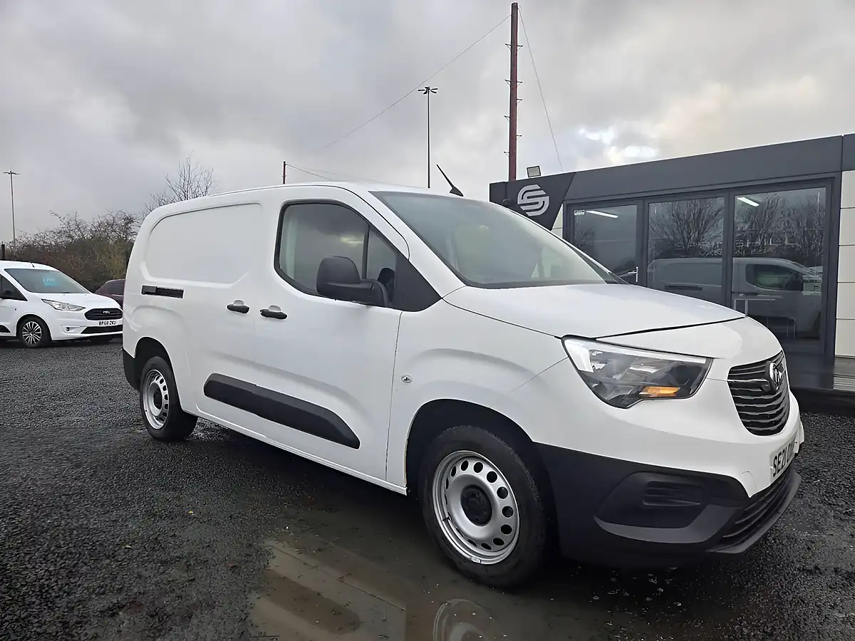 Used 2021 Vauxhall Combo Dynamic White - Front View