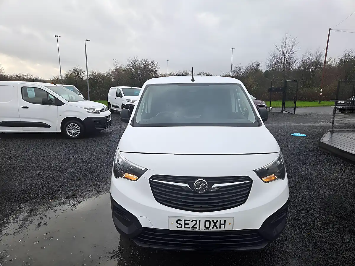 Used 2021 Vauxhall Combo Dynamic White - Interior and Exterior details 13