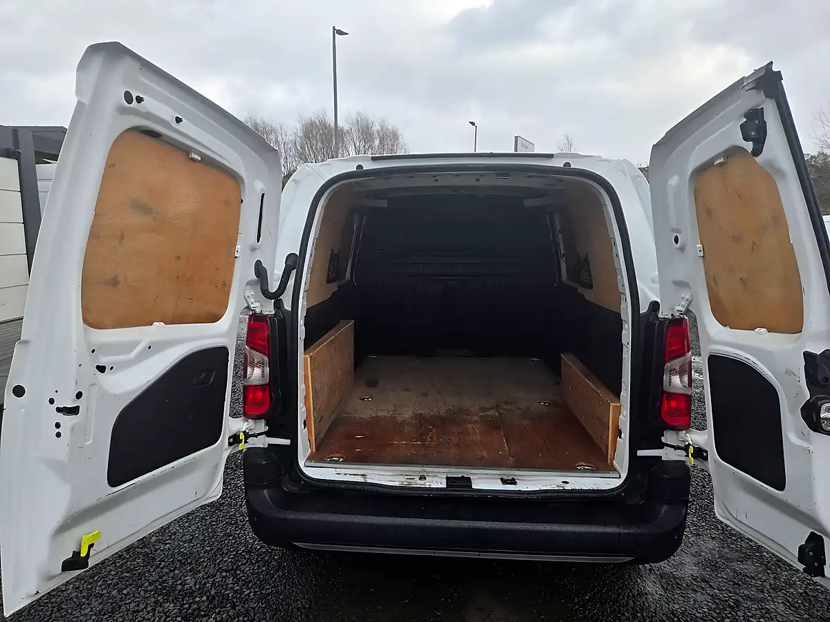 Used 2021 Vauxhall Combo Dynamic White - Interior and Exterior details 14