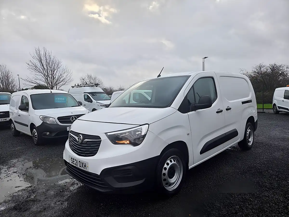 Used 2021 Vauxhall Combo Dynamic White - Interior and Exterior details 9