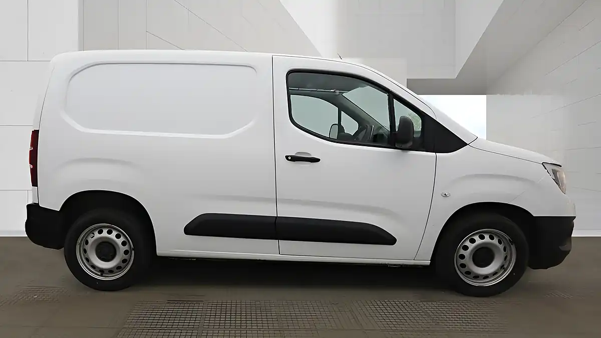 Used 2021 Vauxhall Combo Dynamic White - Interior and Exterior details 6