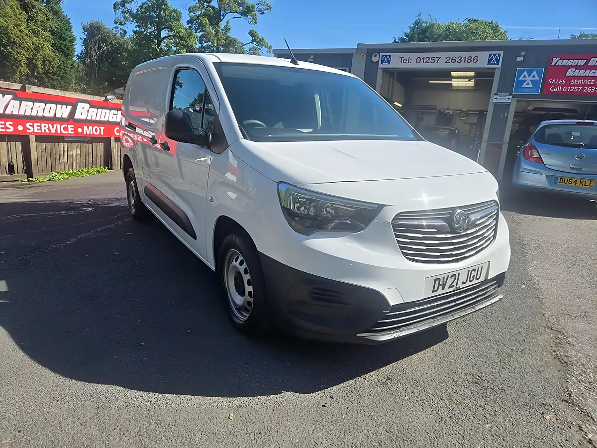 Used 2021 Vauxhall Combo Dynamic White - Front View