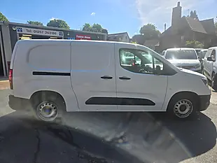 Used 2021 Vauxhall Combo Dynamic White - Interior and Exterior details 12