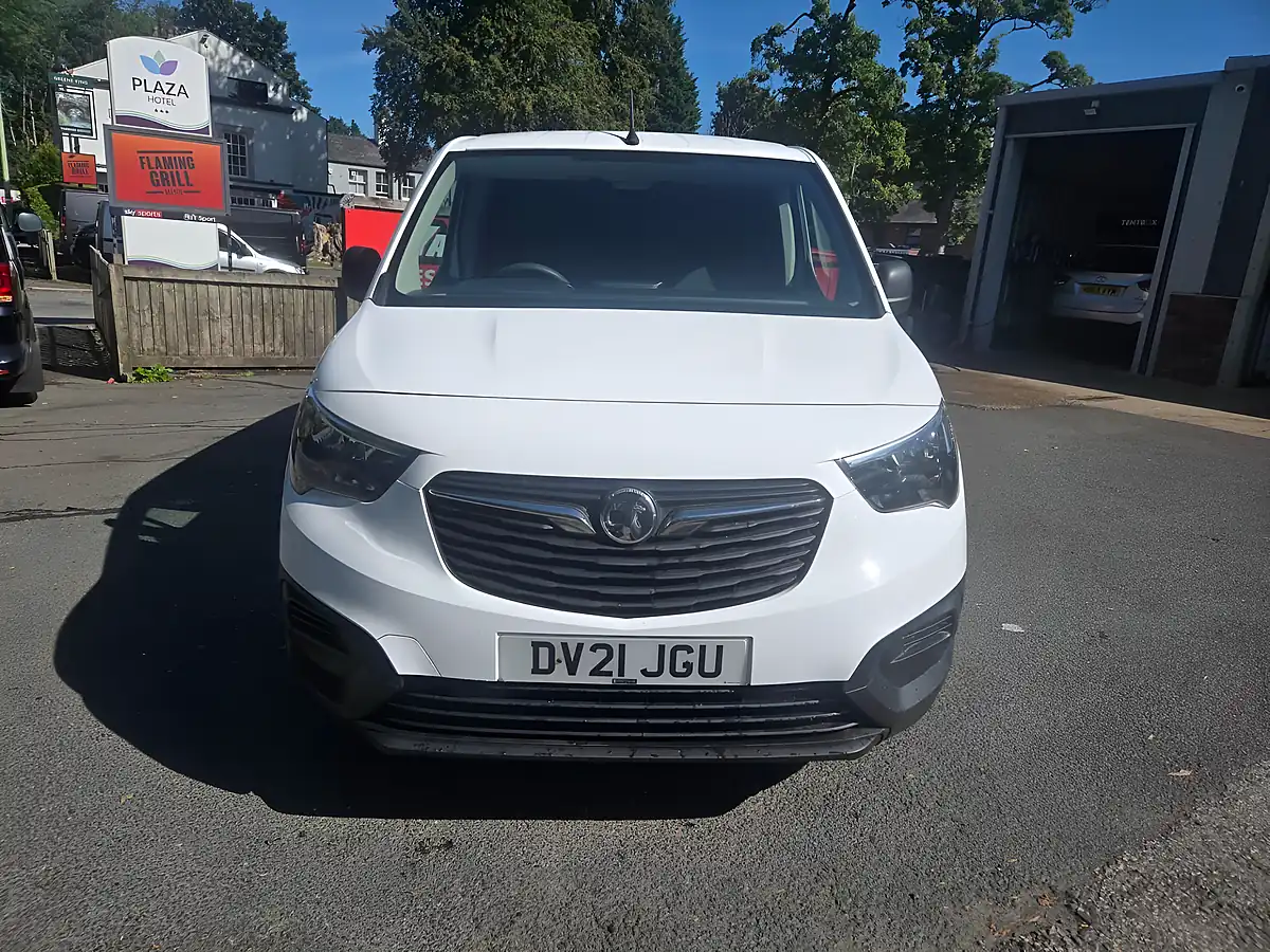 Used 2021 Vauxhall Combo Dynamic White - Interior and Exterior details 2