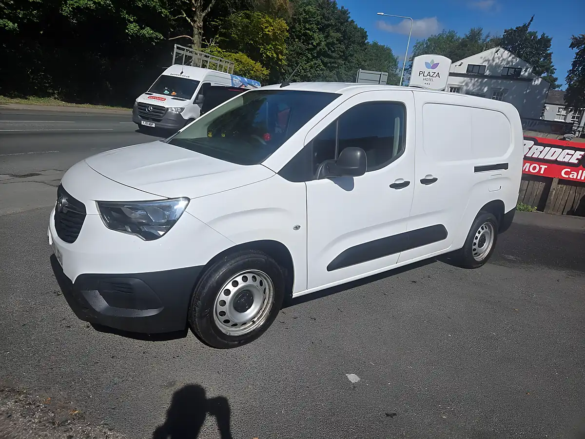 Used 2021 Vauxhall Combo Dynamic White - Interior and Exterior details 3