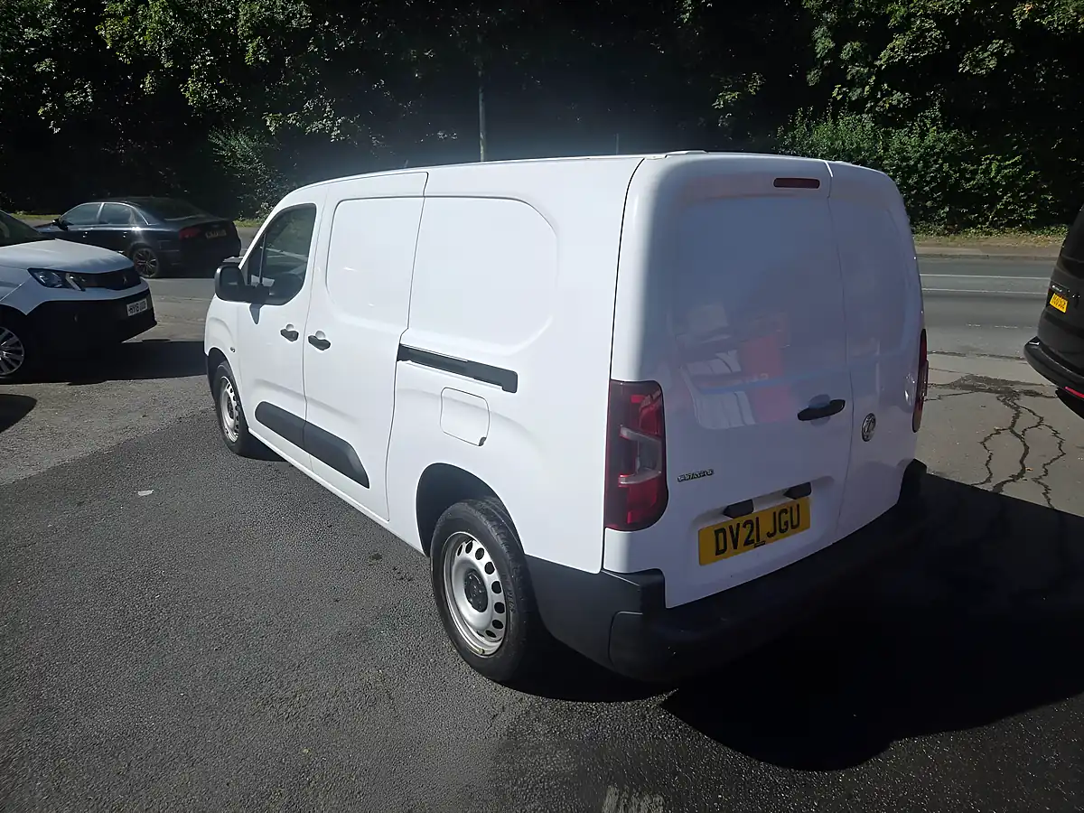 Used 2021 Vauxhall Combo Dynamic White - Interior and Exterior details 8
