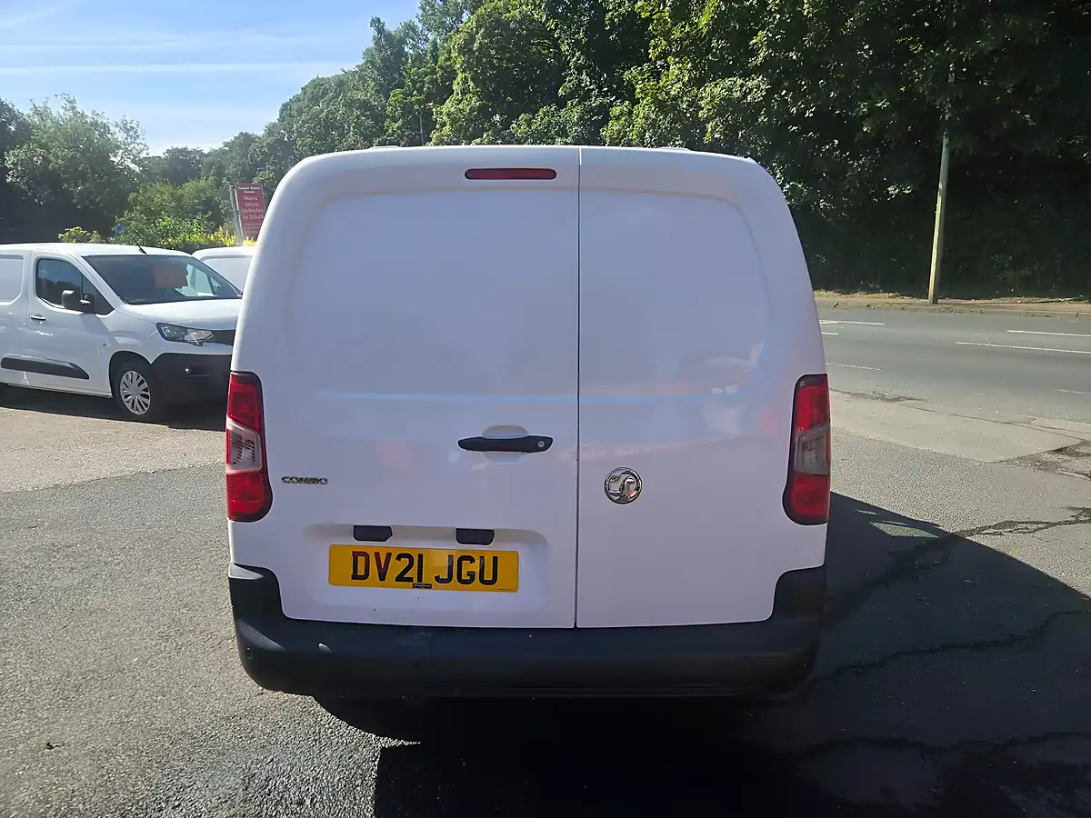 Used 2021 Vauxhall Combo Dynamic White - Interior and Exterior details 9