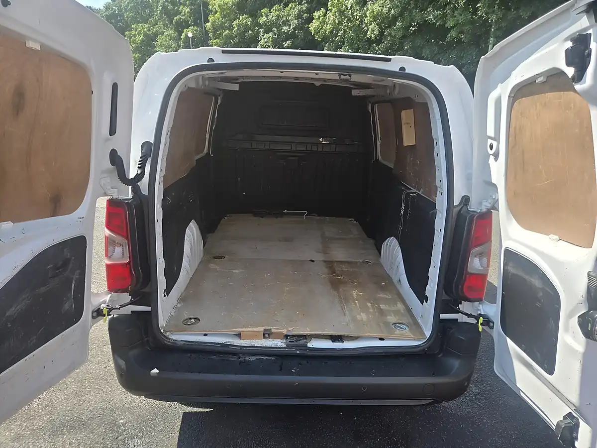 Used 2021 Vauxhall Combo Dynamic White - Interior and Exterior details 10