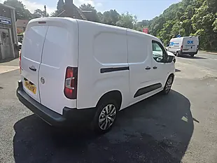 Used 2021 Vauxhall Combo Dynamic White - Interior and Exterior details 11