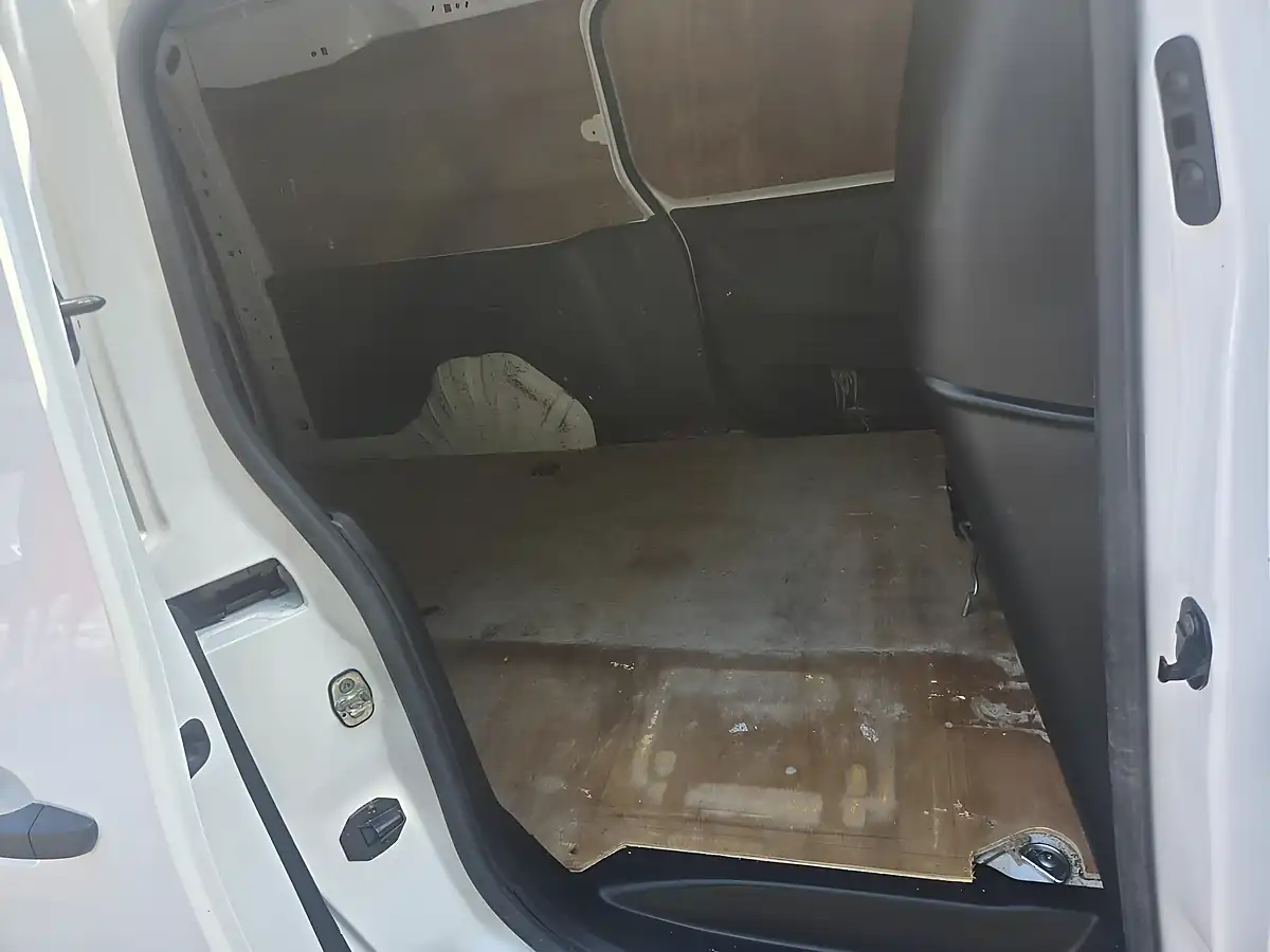 Used 2021 Vauxhall Combo Dynamic White - Interior and Exterior details 13