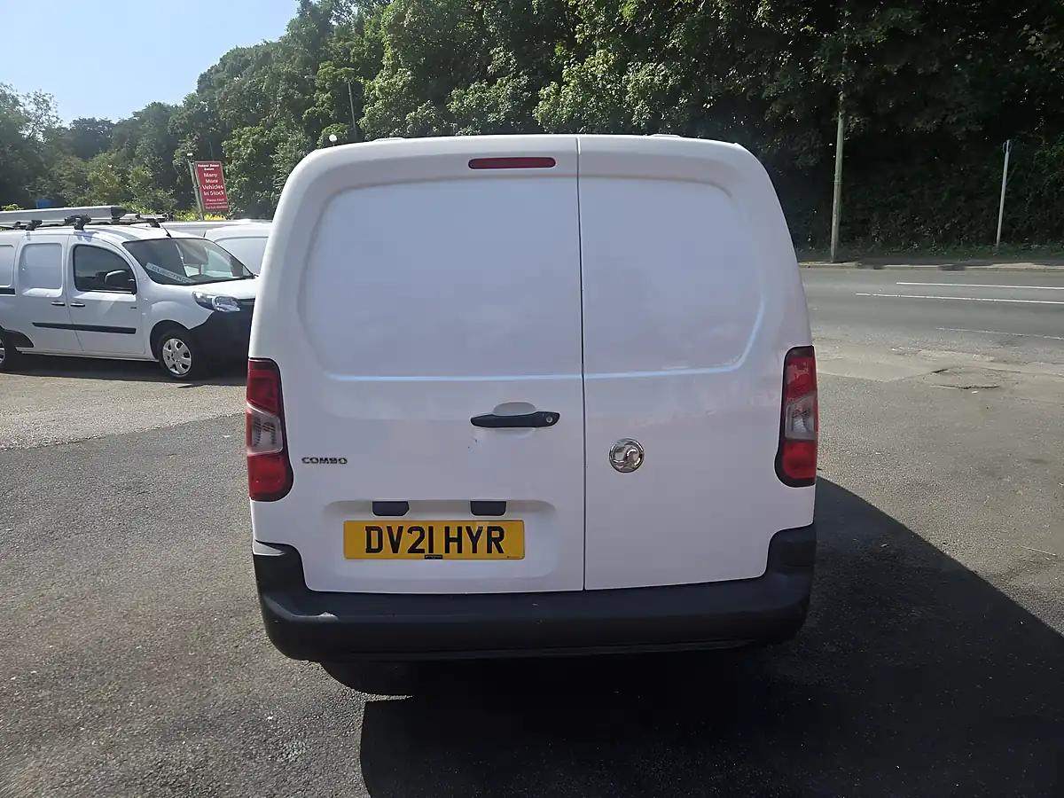 Used 2021 Vauxhall Combo Dynamic White - Interior and Exterior details 9