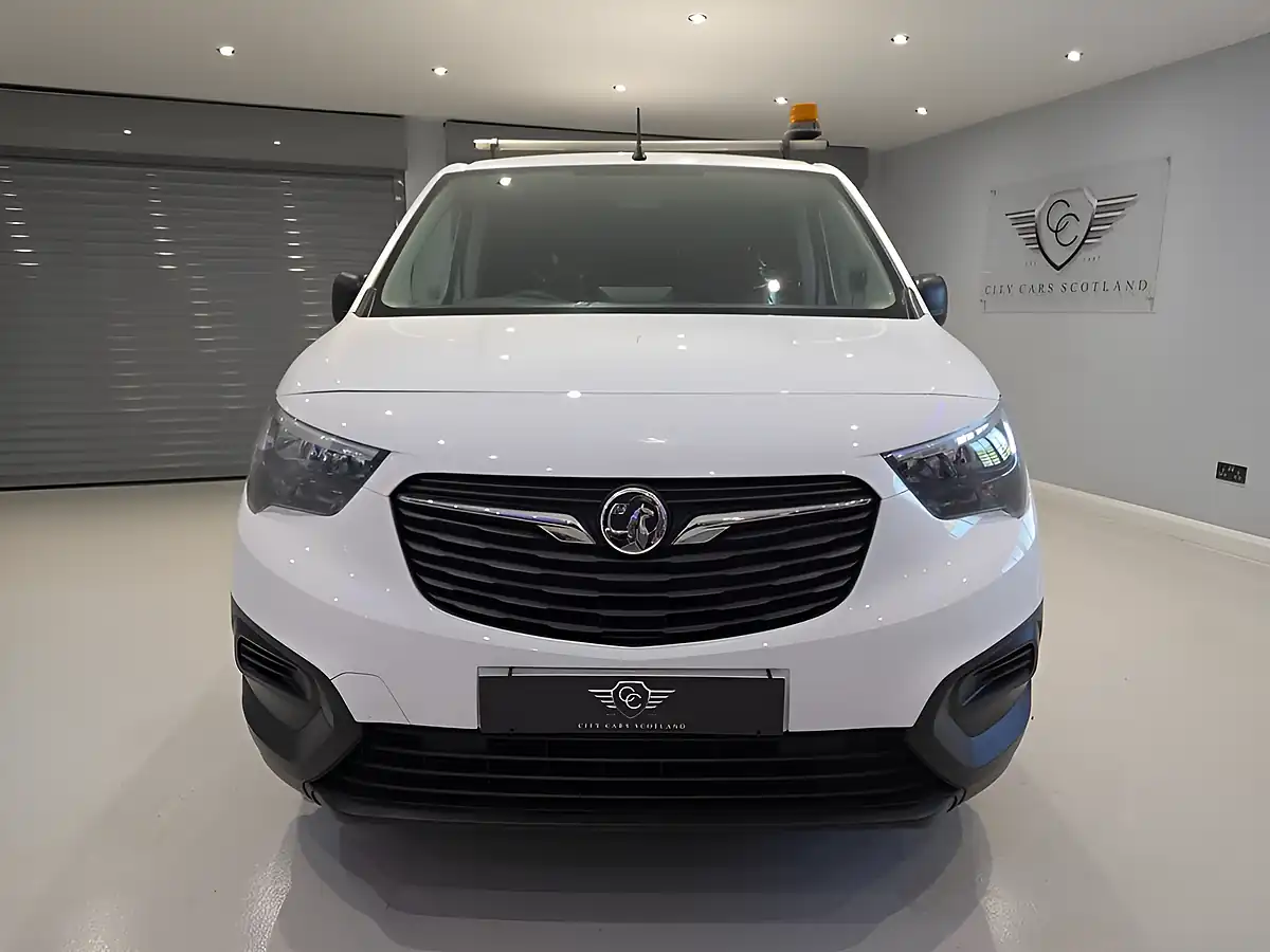 Used 2021 Vauxhall Combo Dynamic White - Interior and Exterior details 2
