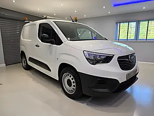 Used 2021 Vauxhall Combo Dynamic White - Interior and Exterior details 3