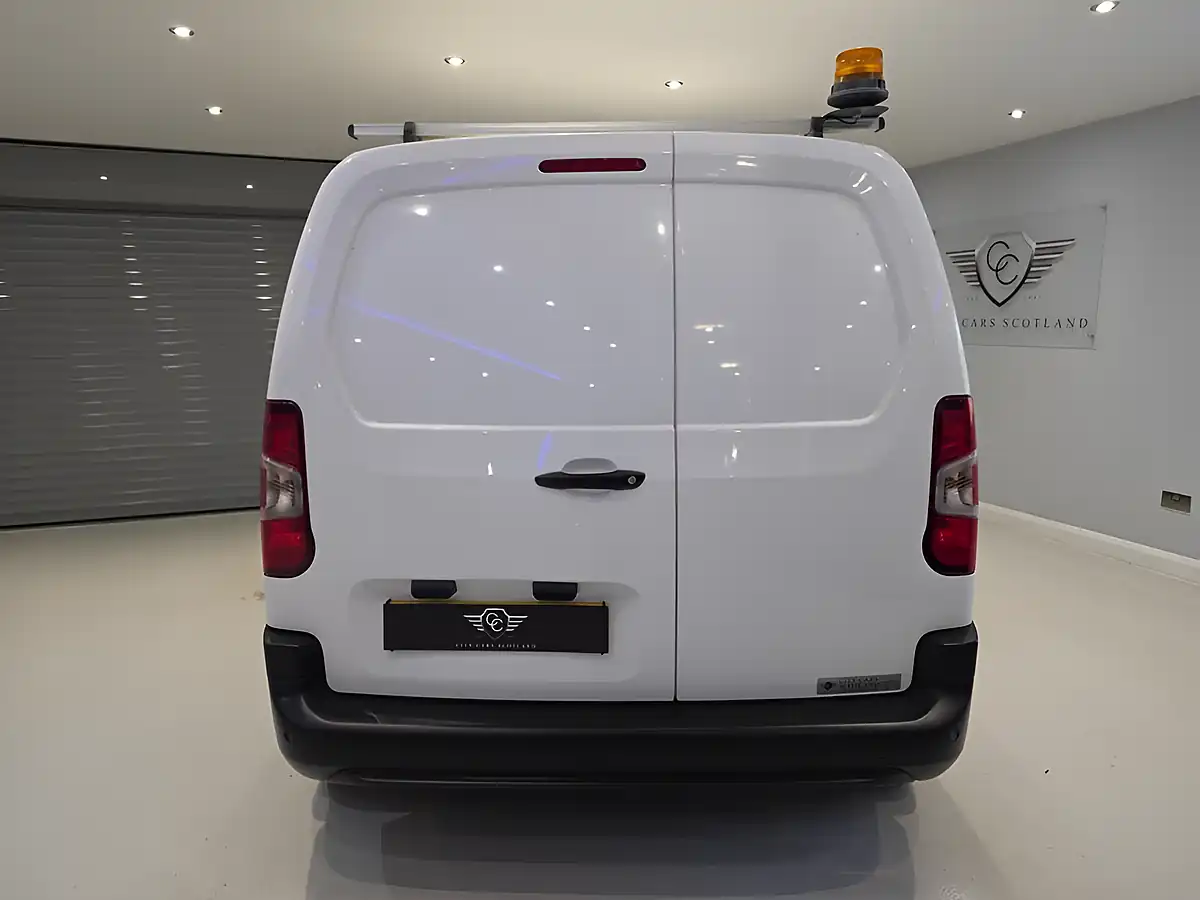 Used 2021 Vauxhall Combo Dynamic White - Interior and Exterior details 5