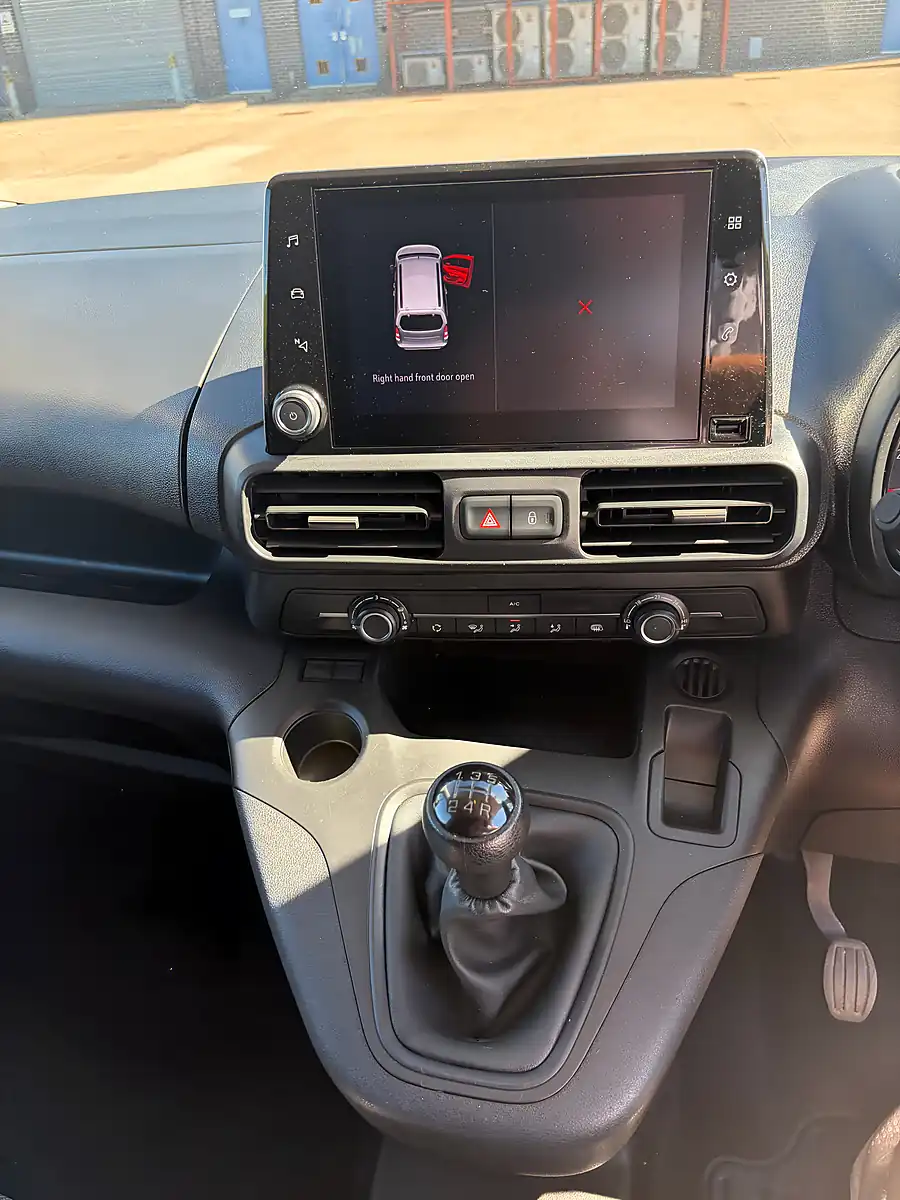 Used 2021 Vauxhall Combo Dynamic White - Interior and Exterior details 11