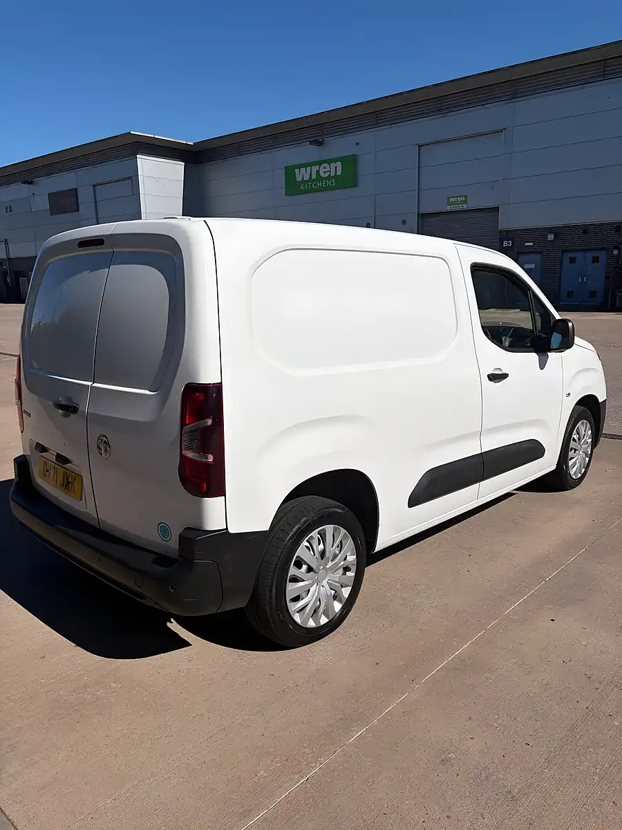 Used 2021 Vauxhall Combo Dynamic White - Interior and Exterior details 5