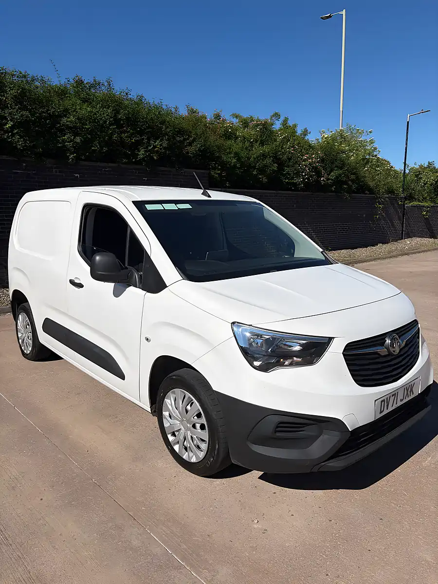 Used 2021 Vauxhall Combo Dynamic White - Interior and Exterior details 7