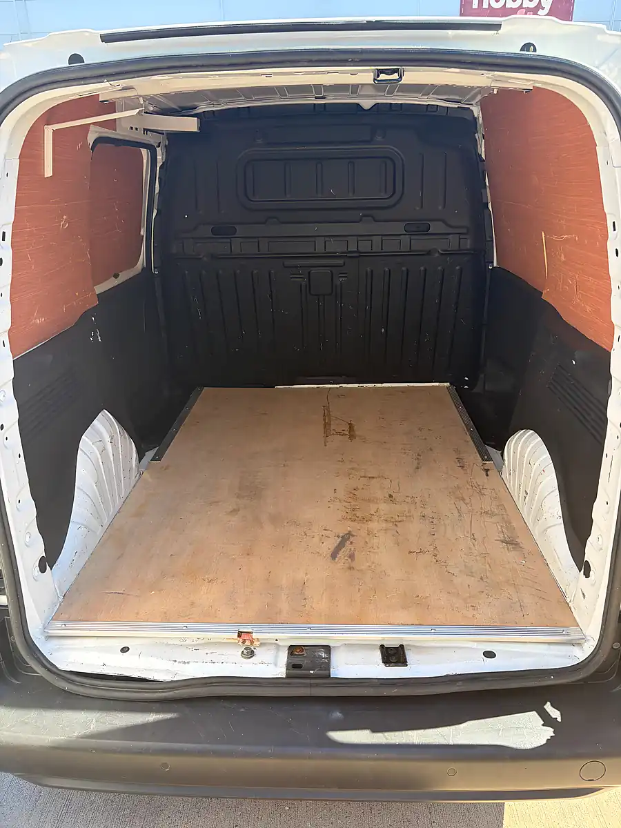 Used 2021 Vauxhall Combo Dynamic White - Interior and Exterior details 8