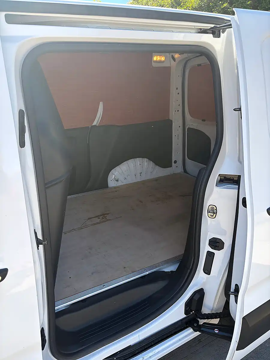 Used 2021 Vauxhall Combo Dynamic White - Interior and Exterior details 9