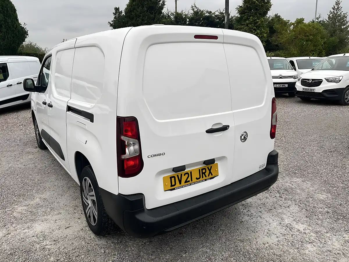 Used 2021 Vauxhall Combo Dynamic White - Interior and Exterior details 10