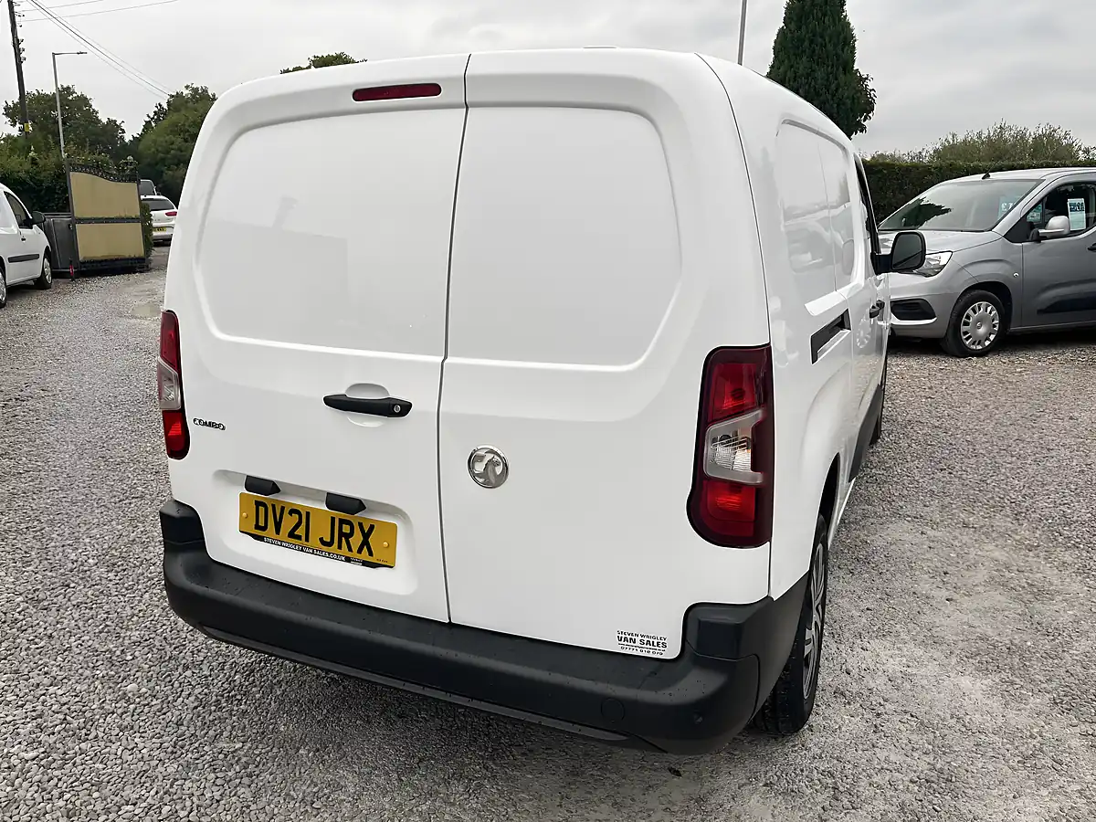Used 2021 Vauxhall Combo Dynamic White - Interior and Exterior details 11