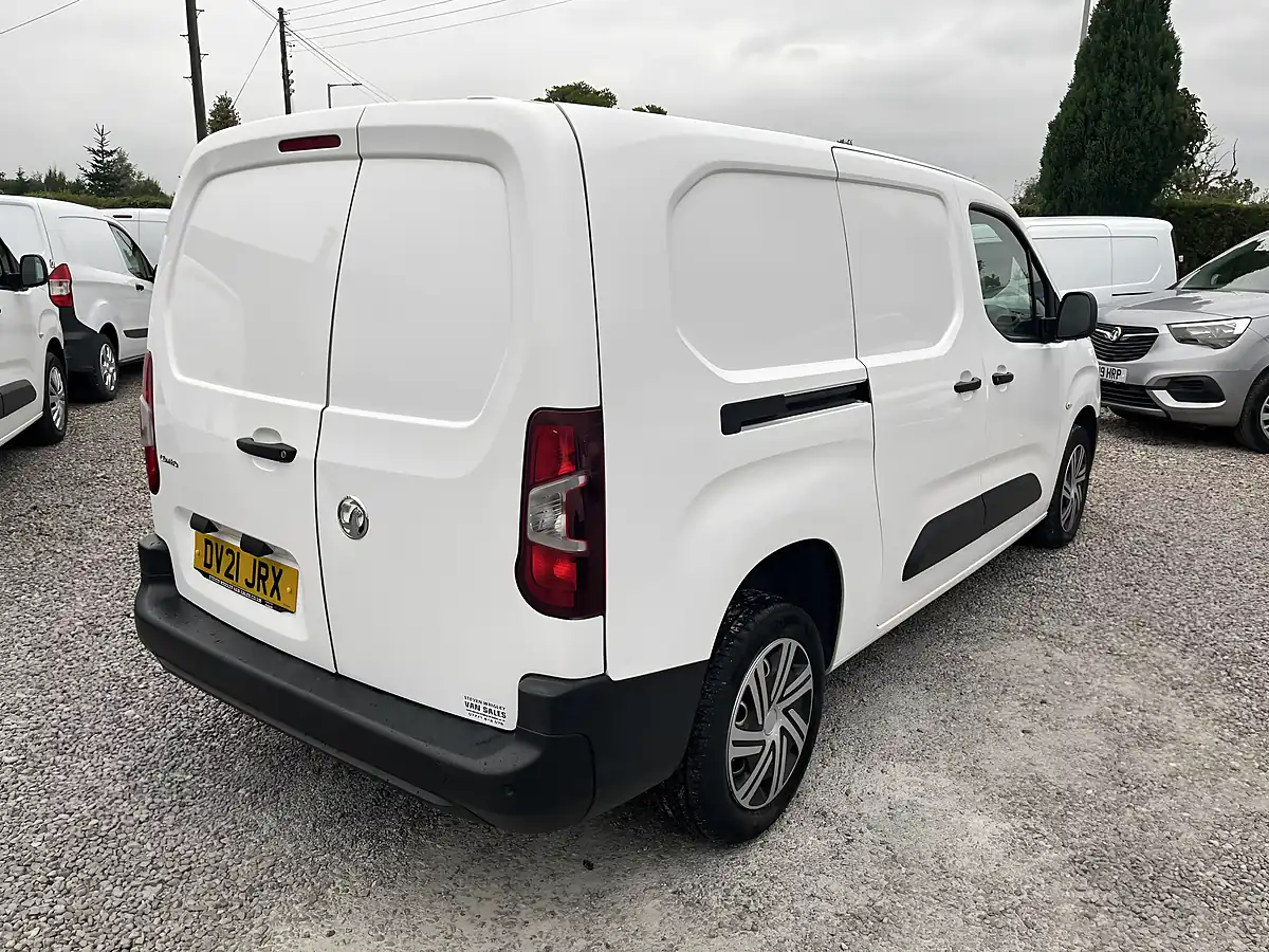 Used 2021 Vauxhall Combo Dynamic White - Interior and Exterior details 12