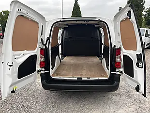 Used 2021 Vauxhall Combo Dynamic White - Interior and Exterior details 2