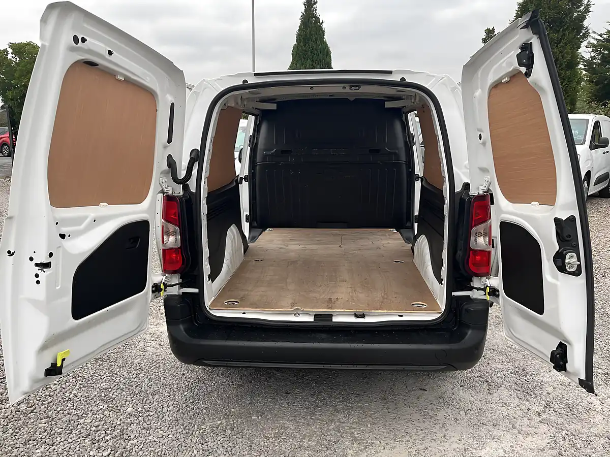 Used 2021 Vauxhall Combo Dynamic White - Interior and Exterior details 2