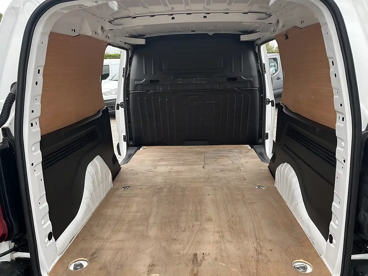 Used 2021 Vauxhall Combo Dynamic White - Interior and Exterior details 20