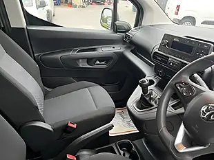 Used 2021 Vauxhall Combo Dynamic White - Interior and Exterior details 4