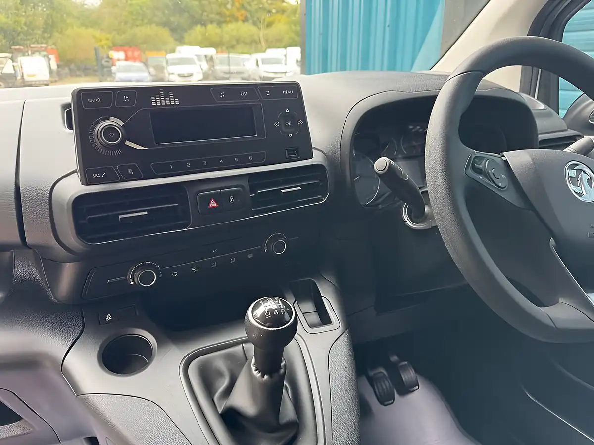 Used 2021 Vauxhall Combo Dynamic White - Interior and Exterior details 14