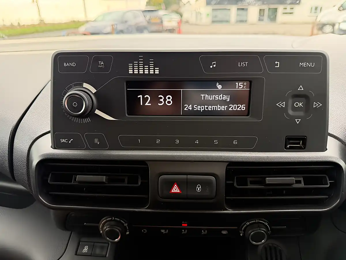 Used 2021 Vauxhall Combo Dynamic White - Interior and Exterior details 17