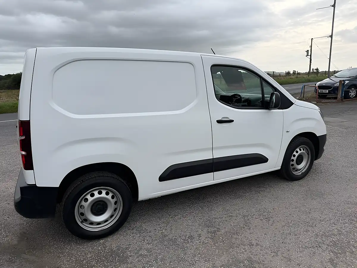 Used 2021 Vauxhall Combo Dynamic White - Interior and Exterior details 3