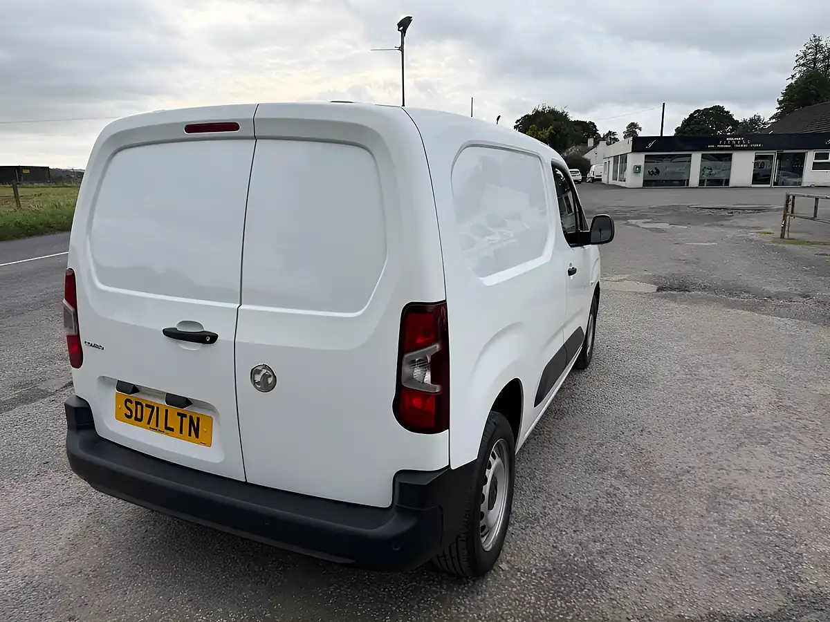 Used 2021 Vauxhall Combo Dynamic White - Interior and Exterior details 4