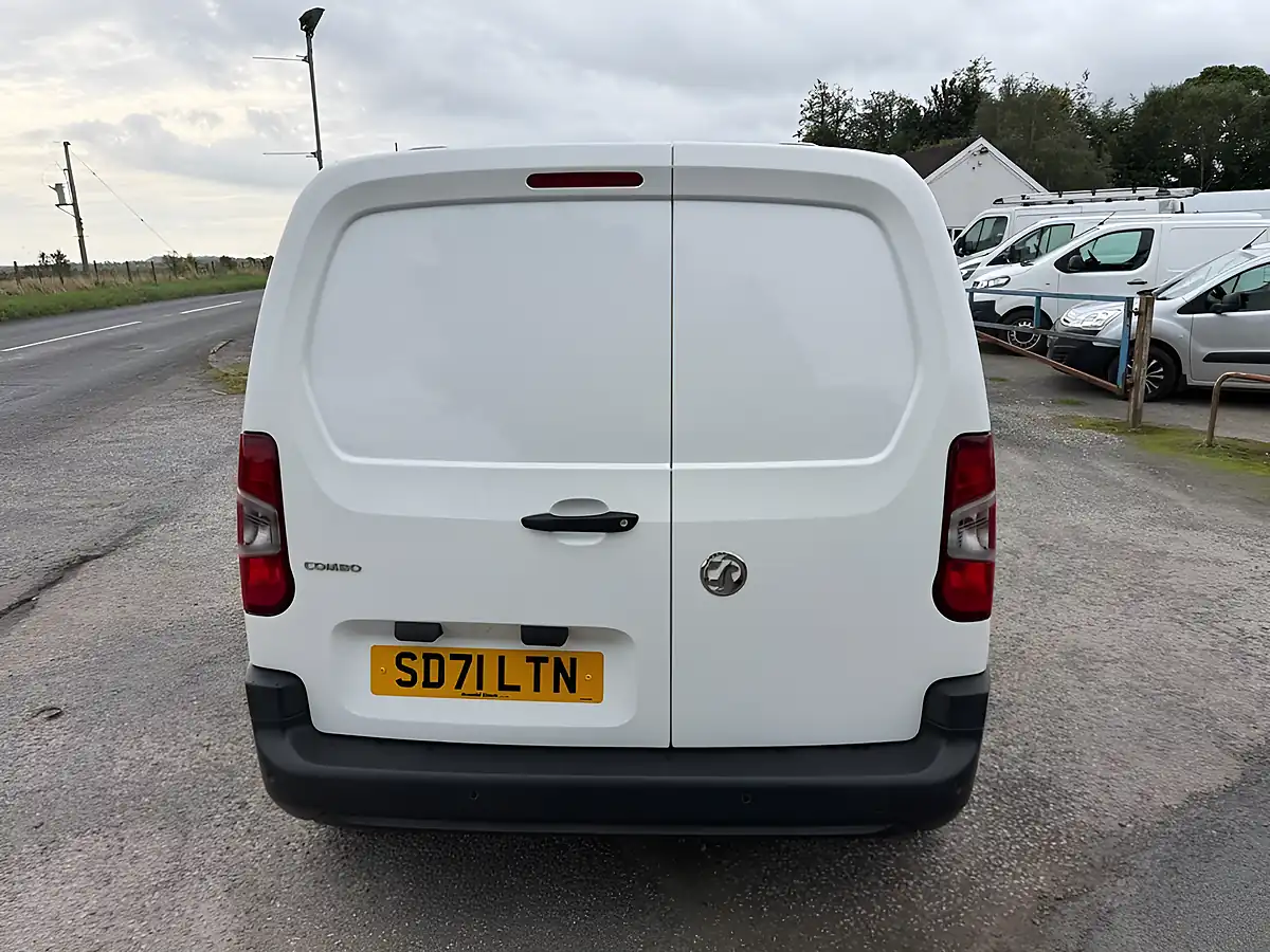 Used 2021 Vauxhall Combo Dynamic White - Interior and Exterior details 5