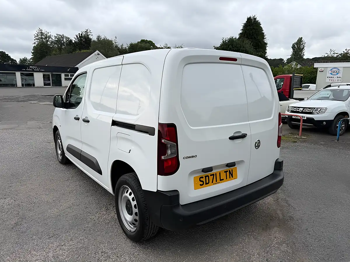 Used 2021 Vauxhall Combo Dynamic White - Interior and Exterior details 6
