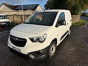 Used 2021 Vauxhall Combo Dynamic White - Interior and Exterior details 9