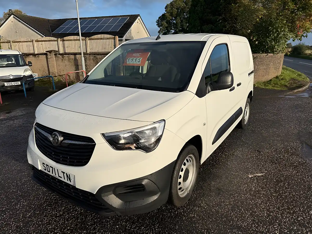 Used 2021 Vauxhall Combo Dynamic White - Interior and Exterior details 9