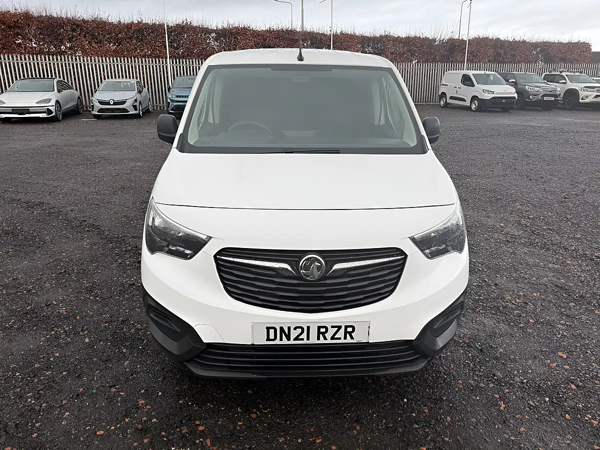 Used 2021 Vauxhall Combo Dynamic White - Interior and Exterior details 2