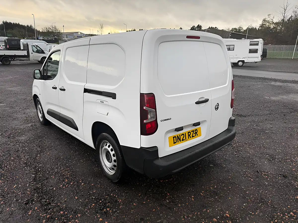Used 2021 Vauxhall Combo Dynamic White - Interior and Exterior details 5
