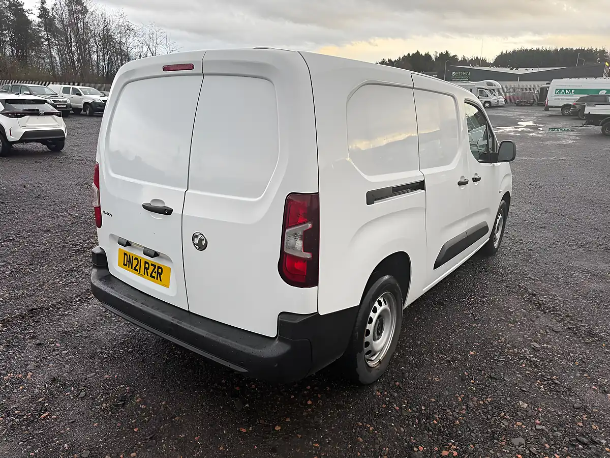 Used 2021 Vauxhall Combo Dynamic White - Interior and Exterior details 7