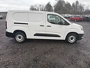 Used 2021 Vauxhall Combo Dynamic White - Interior and Exterior details 8